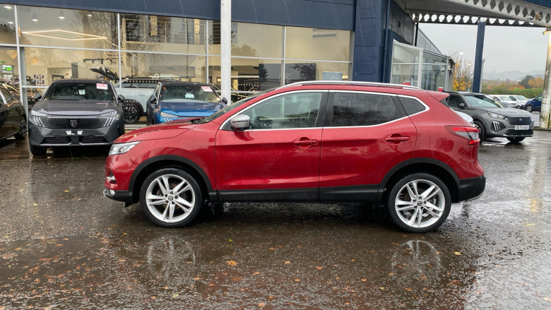 Nissan Qashqai 1.3 DiG-T N-Motion 5dr Petrol Hatchback